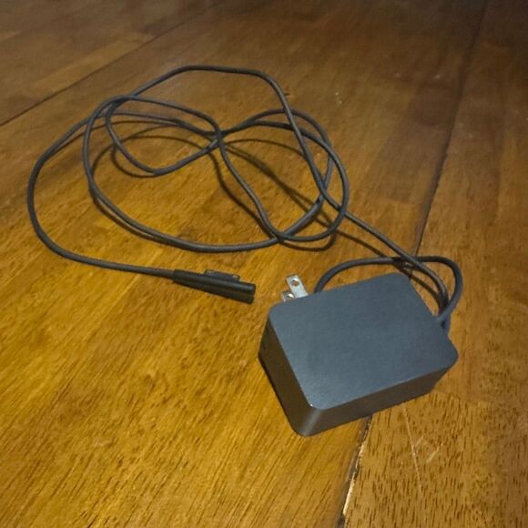 Genuine 24W 15V 1.6A 1735 Charger for Microsoft Surface Pro4 M3 Surface Go - Picture 2 of 4